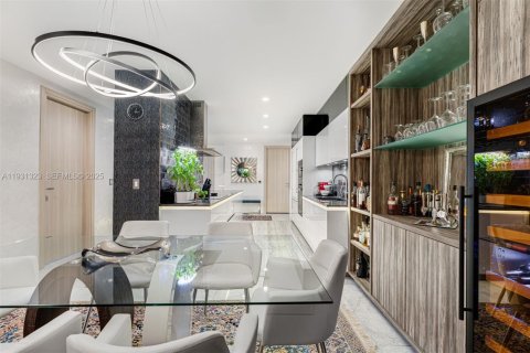 Снять в аренду кондоминиум в Майами, Флорида 3 спальни, 205.41м2, № 1991748 - фото 10