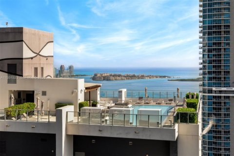 Снять в аренду кондоминиум в Майами, Флорида 3 спальни, 205.41м2, № 1991748 - фото 2