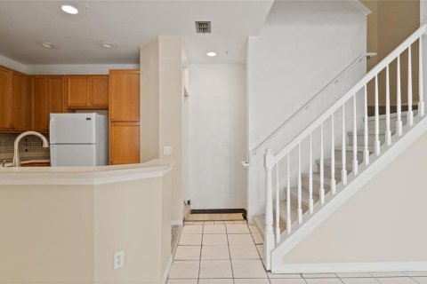 Condo in Orlando, Florida, 3 bedrooms № 2217084 - photo 3