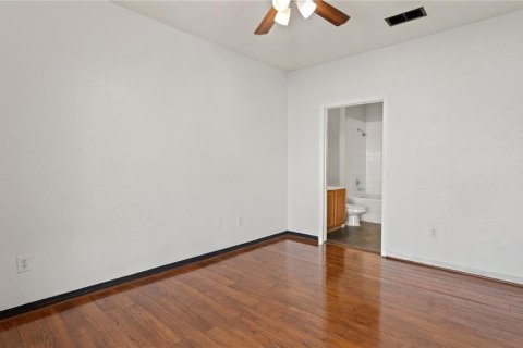 Condo in Orlando, Florida, 3 bedrooms № 2217084 - photo 11