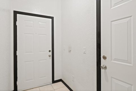 Condo in Orlando, Florida, 3 bedrooms № 2217084 - photo 30