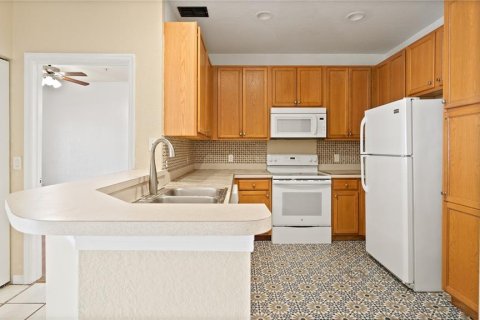 Condo in Orlando, Florida, 3 bedrooms № 2217084 - photo 2