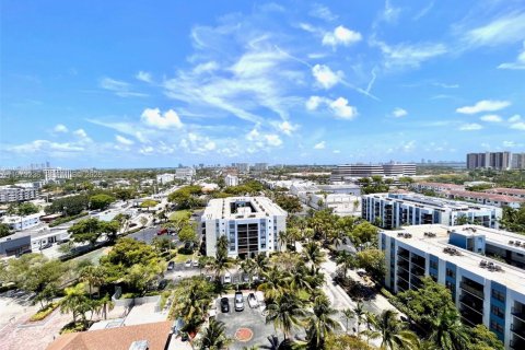 Condo in North Miami, Florida, 2 bedrooms  № 2044666 - photo 2