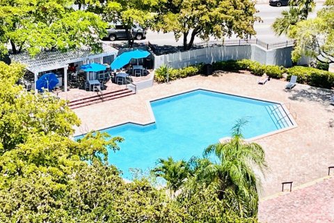 Condo in North Miami, Florida, 2 bedrooms  № 2044666 - photo 26