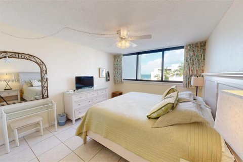 Condo in Key Largo, Florida, 2 bedrooms  № 2037465 - photo 3