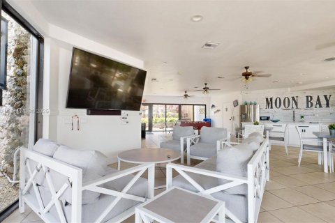 Condo in Key Largo, Florida, 2 bedrooms  № 2037465 - photo 28