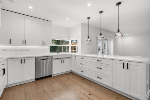 Villa ou maison à vendre à Palmetto Bay, Floride: 3 chambres, 183.02 m2 № 1964372 - photo 8