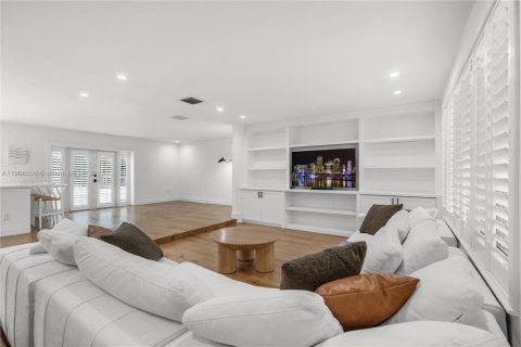 Villa ou maison à vendre à Palmetto Bay, Floride: 3 chambres, 183.02 m2 № 1964372 - photo 12