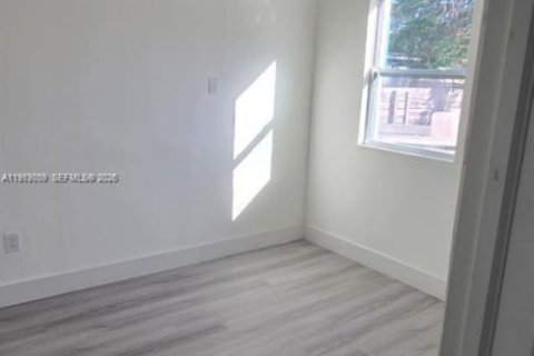 Villa ou maison à louer à Hollywood, Floride: 3 chambres, 88.07 m2 № 2044635 - photo 7