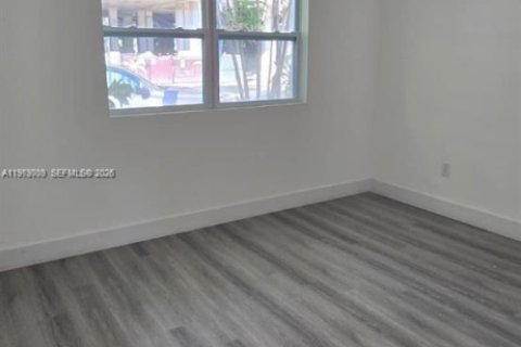 Villa ou maison à louer à Hollywood, Floride: 3 chambres, 88.07 m2 № 2044635 - photo 6