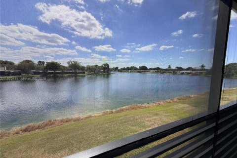 Condominio en venta en Pembroke Pines, Florida, 2 dormitorios, 91.04 m2 № 2033169 - foto 14