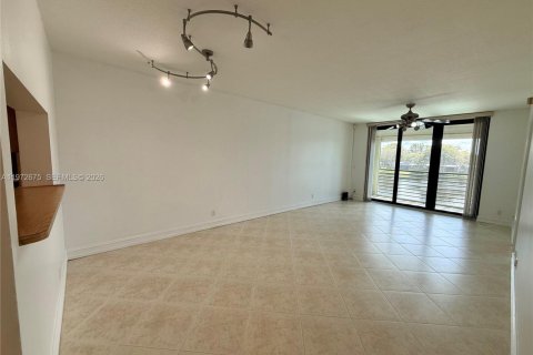 Condominio en Pembroke Pines, Florida, 2 dormitorios № 2033169