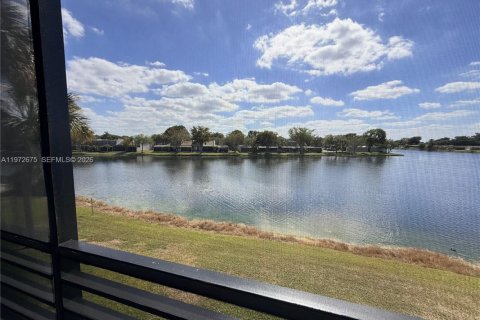 Condominio en venta en Pembroke Pines, Florida, 2 dormitorios, 91.04 m2 № 2033169 - foto 13