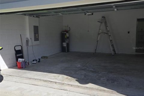 House in Astatula, Florida 4 bedrooms, 183.02 sq.m. № 2409860 - photo 24