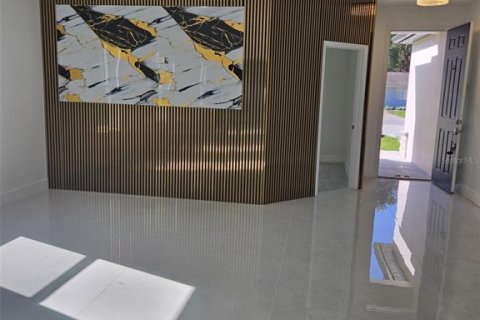 House in Astatula, Florida 4 bedrooms, 183.02 sq.m. № 2409860 - photo 5