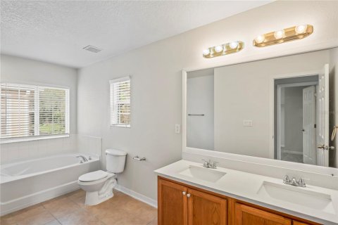 House in Wesley Chapel, Florida 5 bedrooms, 322.74 sq.m. № 1783445 - photo 17