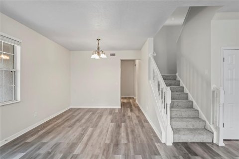 House in Wesley Chapel, Florida 5 bedrooms, 322.74 sq.m. № 1783445 - photo 8