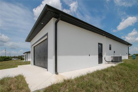 Casa en venta en Lehigh Acres, Florida, 4 dormitorios, 159.23 m2 № 2339158 - foto 4