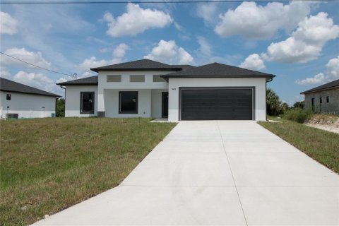 House in Lehigh Acres, Florida 4 bedrooms, 159.23 sq.m. № 2339158