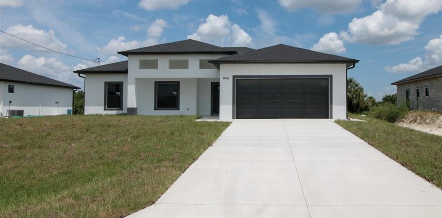 Casa en Lehigh Acres, Florida 4 dormitorios, 159.23 m2 № 2339158