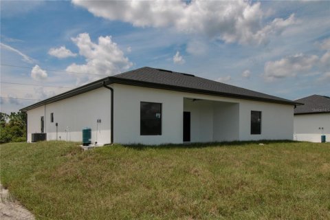 Casa en venta en Lehigh Acres, Florida, 4 dormitorios, 159.23 m2 № 2339158 - foto 5