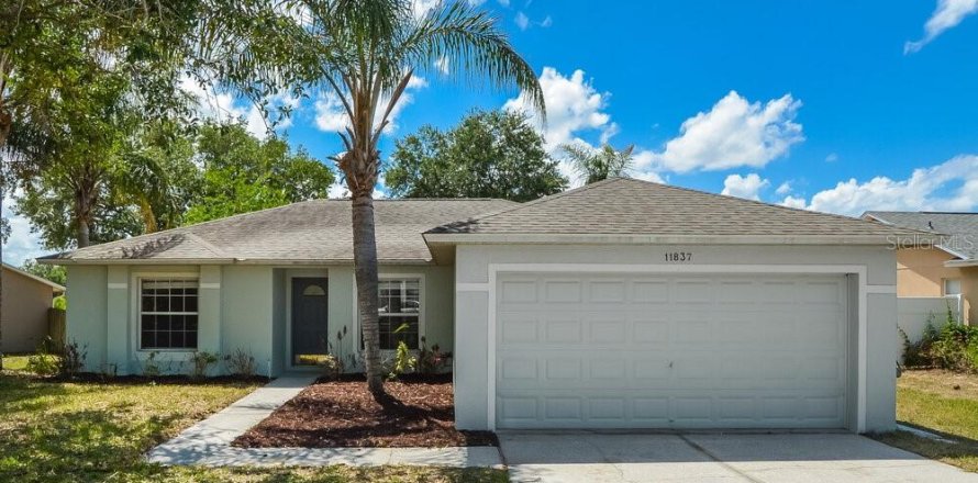 Casa en Clermont, Florida 3 dormitorios, 118.91 m2 № 2113338