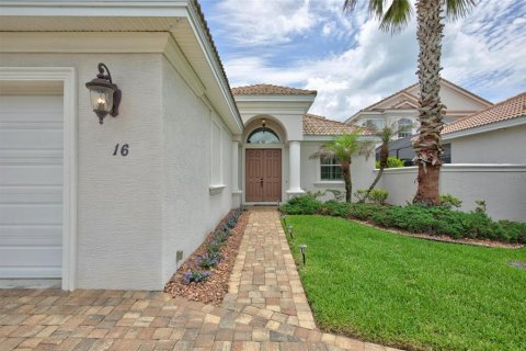 House in Palm Coast, Florida 4 bedrooms, 234.39 sq.m. № 2231264 - photo 3