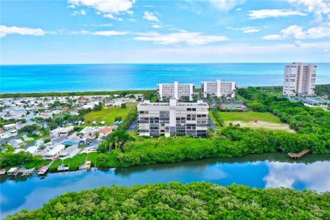 Condominio en venta en Hutchinson Island South, Florida, 2 dormitorios, 127 m2 № 1812470 - foto 1