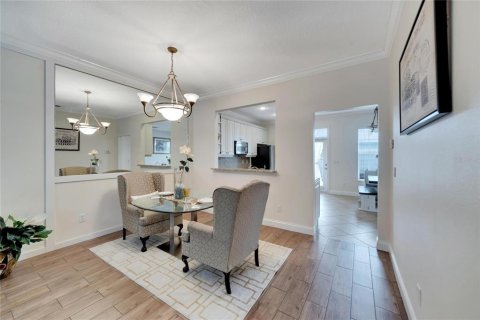 Touwnhouse à vendre à Apollo Beach, Floride: 3 chambres, 243.68 m2 № 2396804 - photo 17