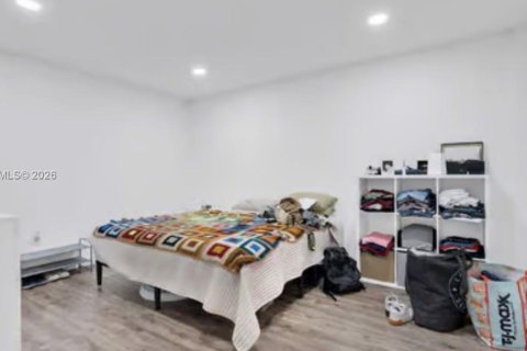 Condo in Miami, Florida, 2 bedrooms  № 1999366 - photo 28