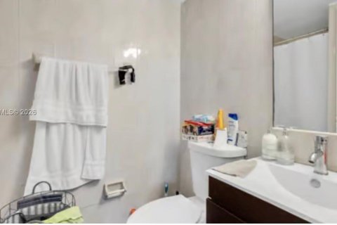 Condo in Miami, Florida, 2 bedrooms  № 1999366 - photo 25