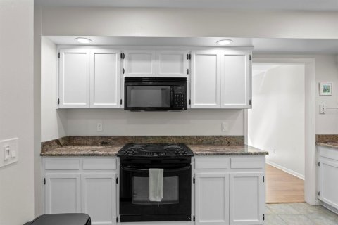Villa ou maison à vendre à Odessa, Floride: 4 chambres, 200.95 m2 № 2429189 - photo 26