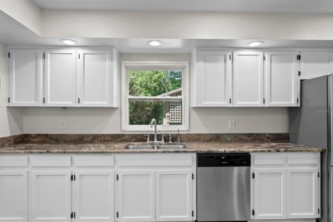 Villa ou maison à vendre à Odessa, Floride: 4 chambres, 200.95 m2 № 2429189 - photo 27