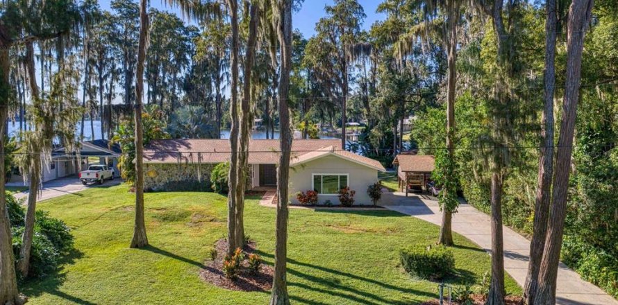 Villa ou maison à Odessa, Floride 4 chambres, 200.95 m2 № 2429189