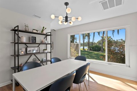 Villa ou maison à vendre à Odessa, Floride: 4 chambres, 200.95 m2 № 2429189 - photo 6