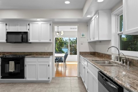 Villa ou maison à vendre à Odessa, Floride: 4 chambres, 200.95 m2 № 2429189 - photo 7