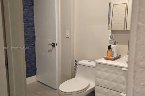 House in Fort Lauderdale, Florida 2 bedrooms, 81.29 sq.m. № 1889970 - photo 14