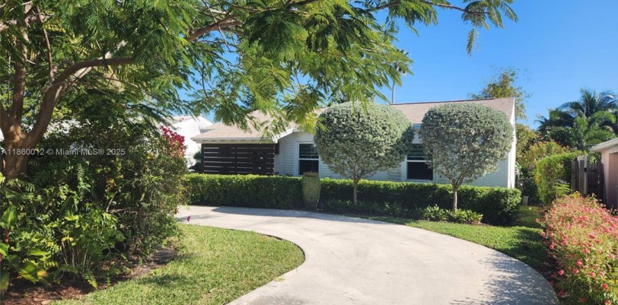 House in Fort Lauderdale, Florida 2 bedrooms, 81.29 sq.m. № 1889970