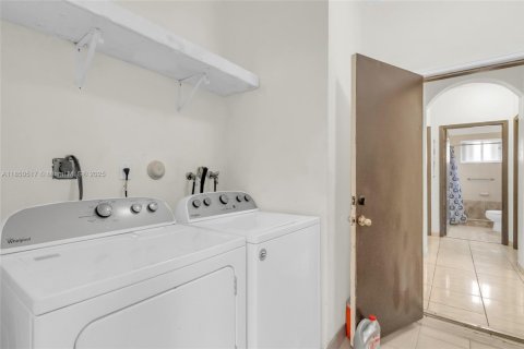 Купить виллу или дом в Майами, Флорида 4 спальни, 139.54м2, № 1855043 - фото 19