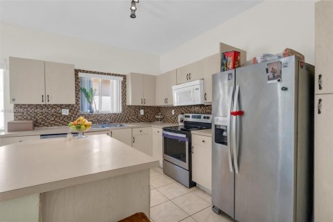 Купить виллу или дом в Майами, Флорида 4 спальни, 139.54м2, № 1855043 - фото 11