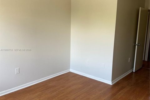 Купить таунхаус в Майами, Флорида 3 спальни, 134.8м2, № 2056535 - фото 8