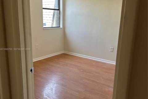 Купить таунхаус в Майами, Флорида 3 спальни, 134.8м2, № 2056535 - фото 11