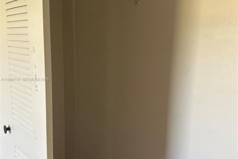 Купить таунхаус в Майами, Флорида 3 спальни, 134.8м2, № 2056535 - фото 13