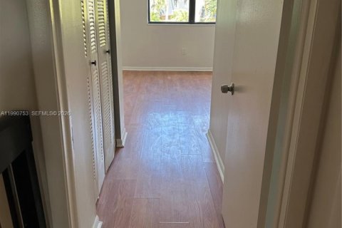 Купить таунхаус в Майами, Флорида 3 спальни, 134.8м2, № 2056535 - фото 7