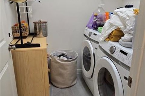 Купить виллу или дом в Маскотт, Флорида 9 комнат, 157.56м2, № 1900406 - фото 17