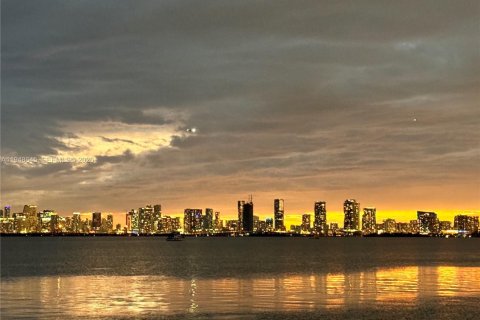 Снять в аренду виллу или дом в Норт-Бей-Виллидж, Флорида 1 спальня, 74.32м2, № 2004255 - фото 17