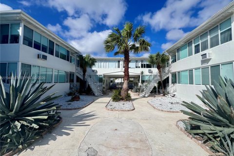 Снять в аренду виллу или дом в Норт-Бей-Виллидж, Флорида 1 спальня, 74.32м2, № 2004255 - фото 11