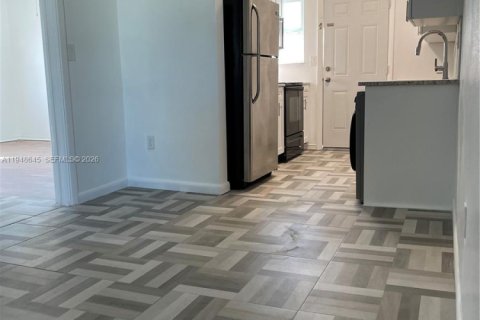 Снять в аренду виллу или дом в Норт-Бей-Виллидж, Флорида 1 спальня, 74.32м2, № 2004255 - фото 5