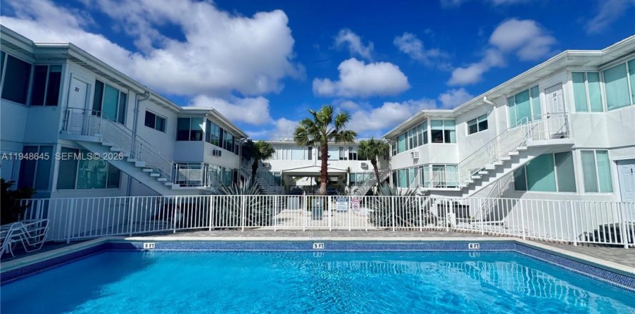 Дом в Норт-Бей-Виллидж, Флорида 1 спальня, 74.32м2 № 2004255