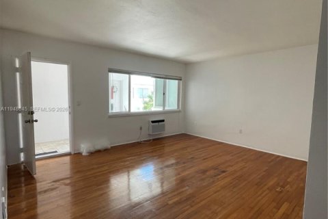 Снять в аренду виллу или дом в Норт-Бей-Виллидж, Флорида 1 спальня, 74.32м2, № 2004255 - фото 6